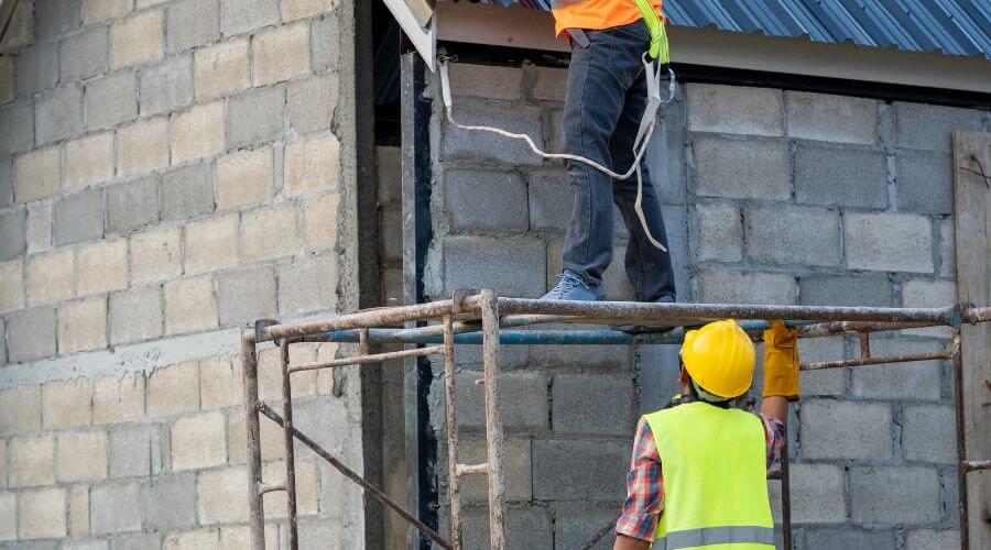 Professional gutter cleaning in Cottage Hills, IL